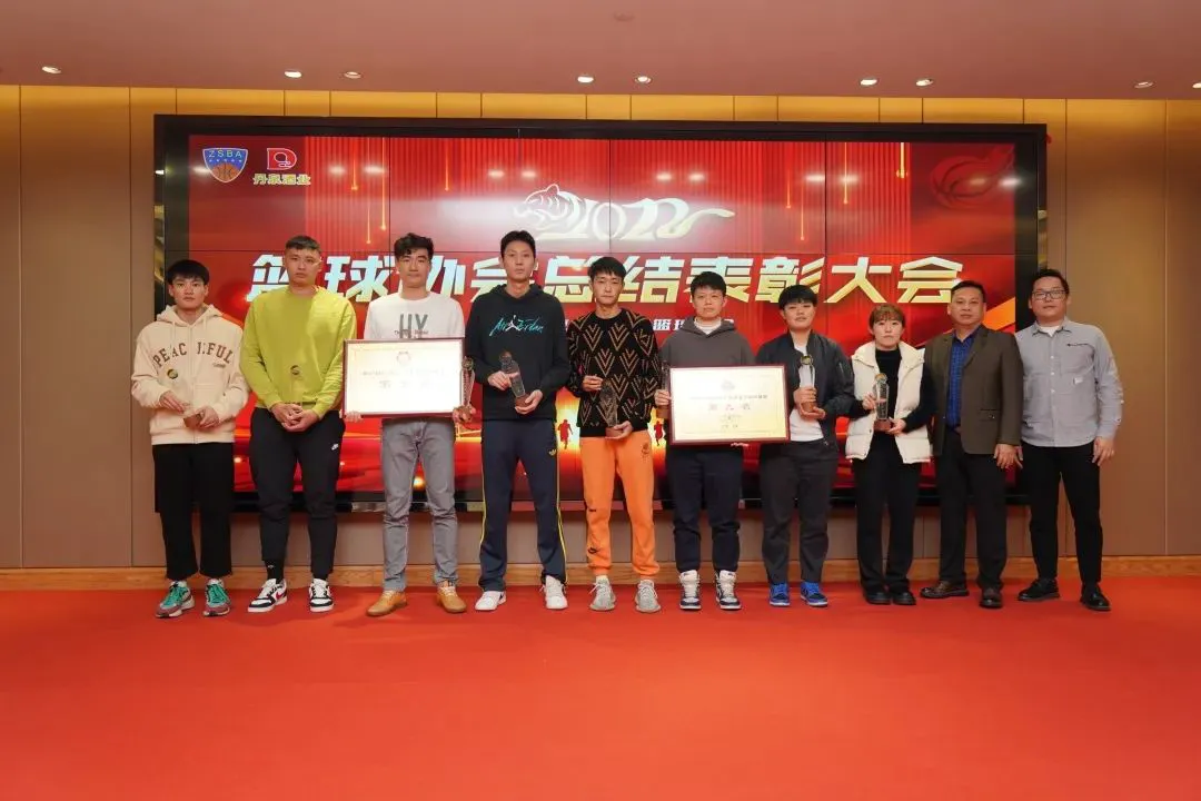 如何通过参加杯赛提升篮球训练效果_0